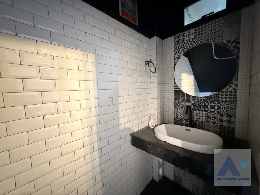 5  3 br Townhouse For Rent in Sukhumvit ,Bangkok BTS Ekkamai AA46797