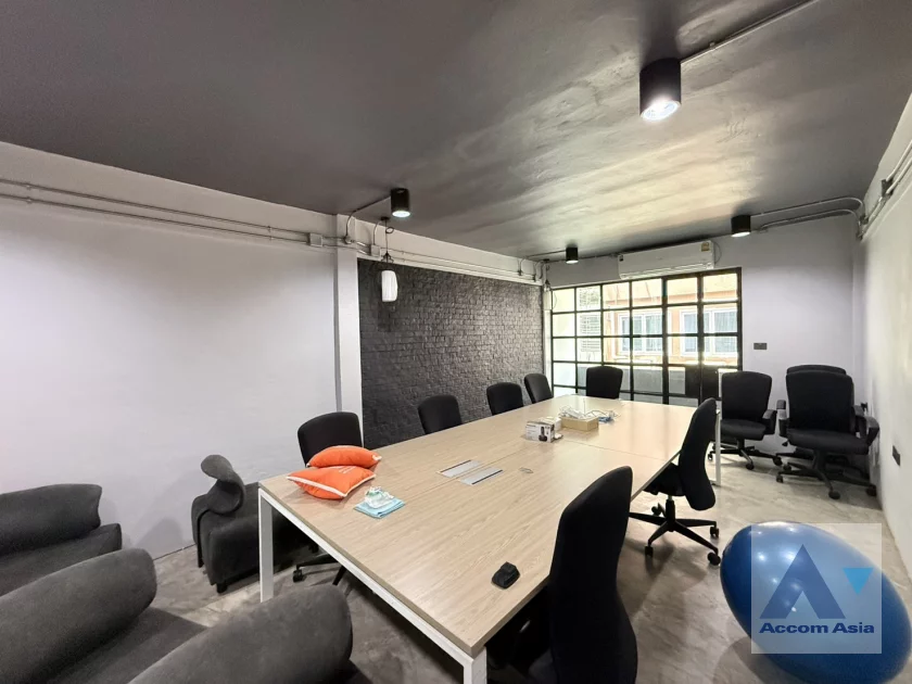 7  3 br Townhouse For Rent in Sukhumvit ,Bangkok BTS Ekkamai AA46797