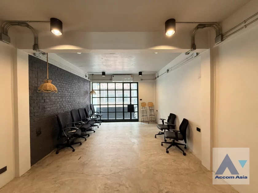 9  3 br Townhouse For Rent in Sukhumvit ,Bangkok BTS Ekkamai AA46797
