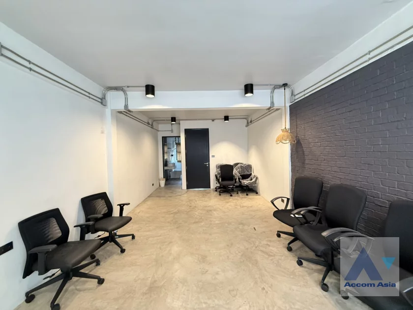 10  3 br Townhouse For Rent in Sukhumvit ,Bangkok BTS Ekkamai AA46797