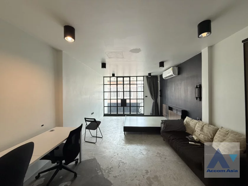 14  3 br Townhouse For Rent in Sukhumvit ,Bangkok BTS Ekkamai AA46797
