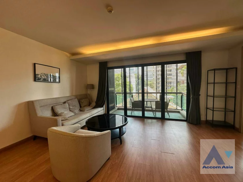 unit 3 Bedrooms  Apartment For Rent in Ploenchit, Bangkok  near BTS Ploenchit (AA46801)
