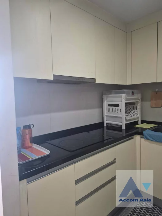 5  2 br Condominium For Rent in Ploenchit ,Bangkok BTS Ploenchit at O2 Hip AA46802