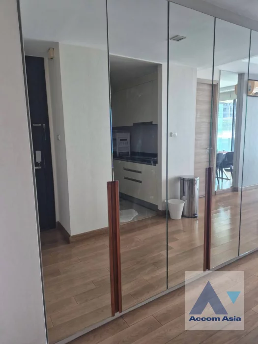 14  2 br Condominium For Rent in Ploenchit ,Bangkok BTS Ploenchit at O2 Hip AA46802