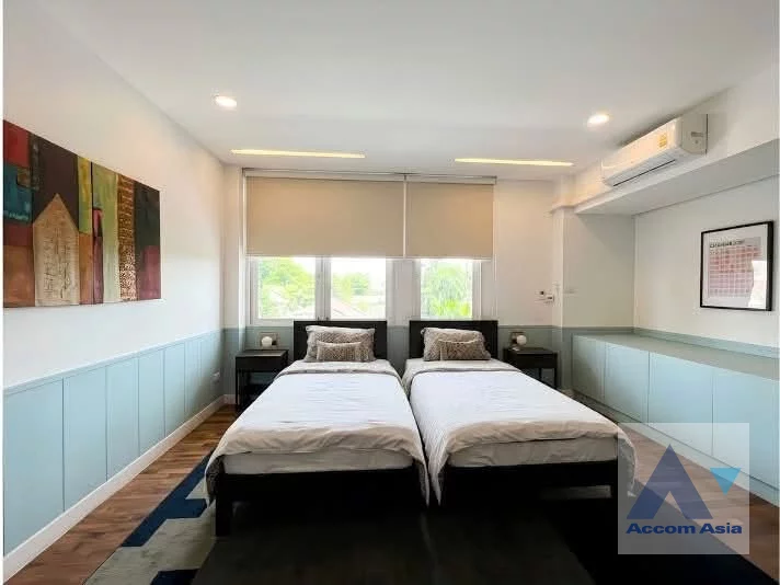 7  2 br Apartment for rent and sale in Sukhumvit ,Bangkok BTS Phrom Phong at Low-rise apartment in the city center AA46807