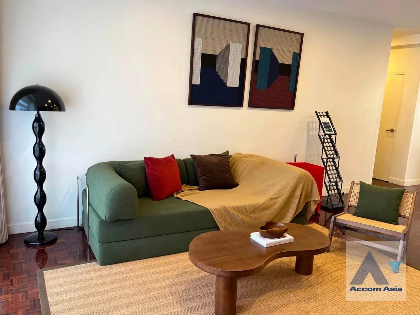  2  2 br Apartment for rent and sale in Sukhumvit ,Bangkok BTS Phrom Phong at Low-rise apartment in the city center AA46807