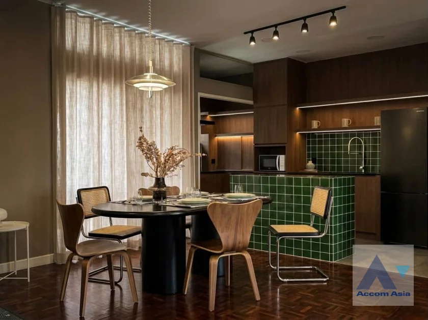 5  2 br Apartment for rent and sale in Sukhumvit ,Bangkok BTS Phrom Phong at Low-rise apartment in the city center AA46807