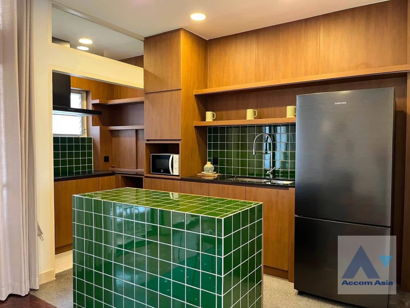 4  2 br Apartment for rent and sale in Sukhumvit ,Bangkok BTS Phrom Phong at Low-rise apartment in the city center AA46807