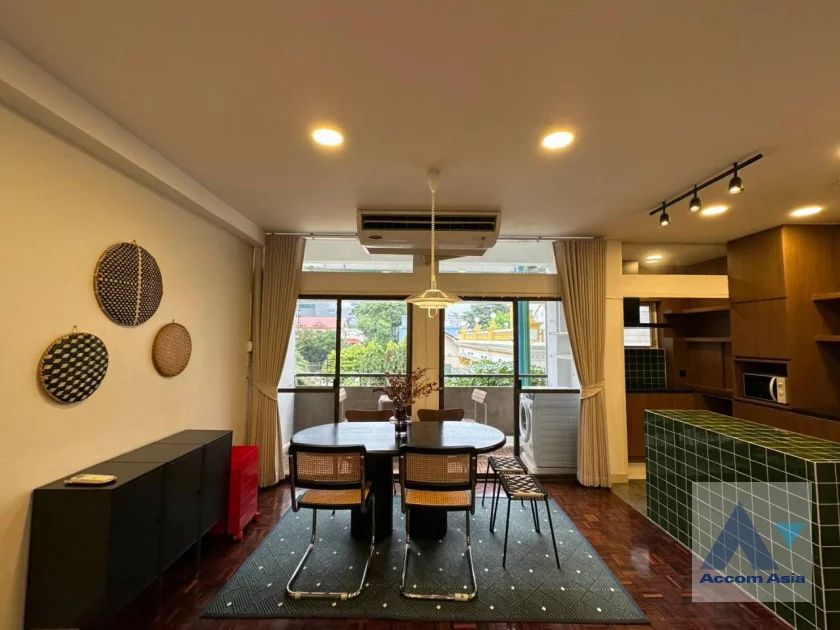 8  2 br Apartment For Rent in Sukhumvit ,Bangkok BTS Phrom Phong at Low-rise apartment in the city center AA46807