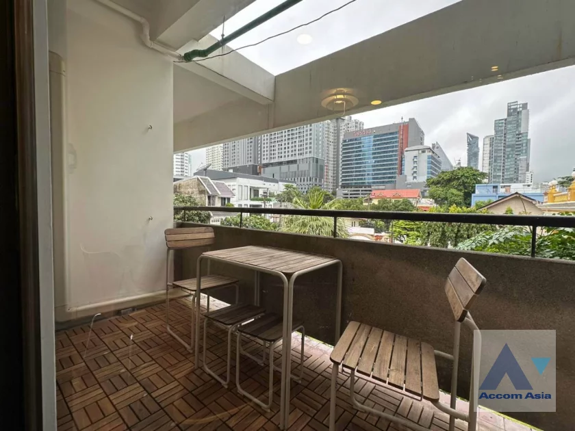 6  2 br Apartment For Rent in Sukhumvit ,Bangkok BTS Phrom Phong at Low-rise apartment in the city center AA46807