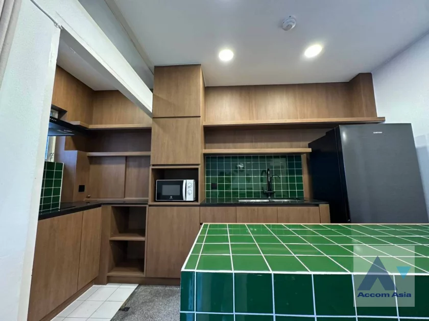9  2 br Apartment For Rent in Sukhumvit ,Bangkok BTS Phrom Phong at Low-rise apartment in the city center AA46807