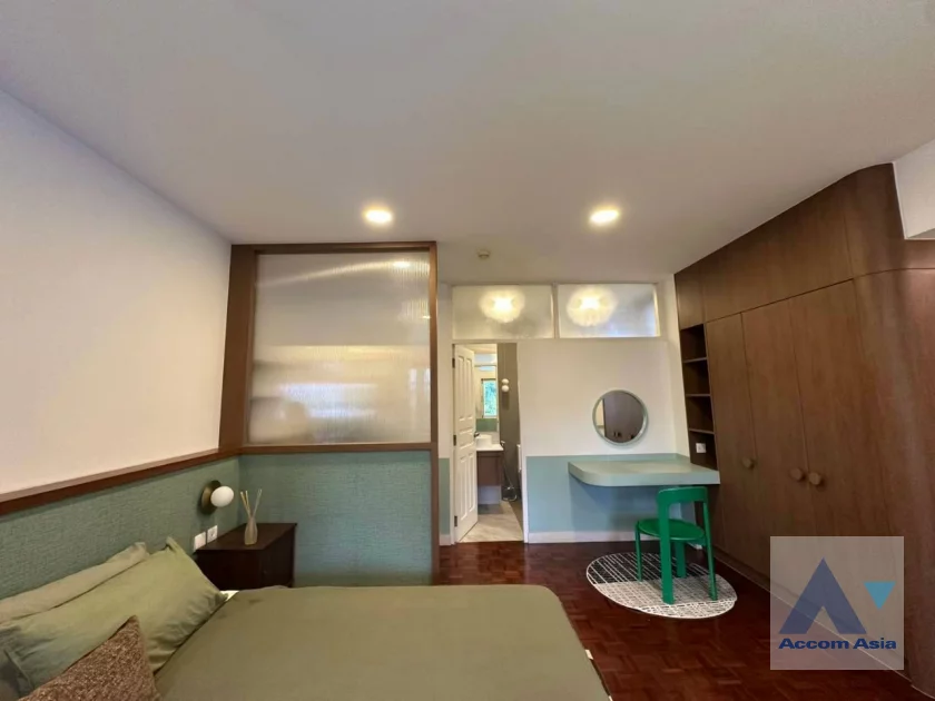20  2 br Apartment For Rent in Sukhumvit ,Bangkok BTS Phrom Phong at Low-rise apartment in the city center AA46807