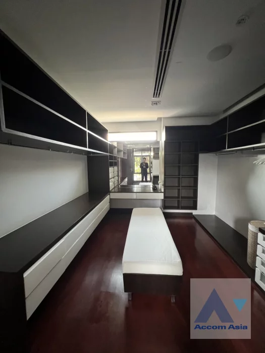 10  5 br House For Rent in Sukhumvit ,Bangkok BTS Ekkamai AA46811