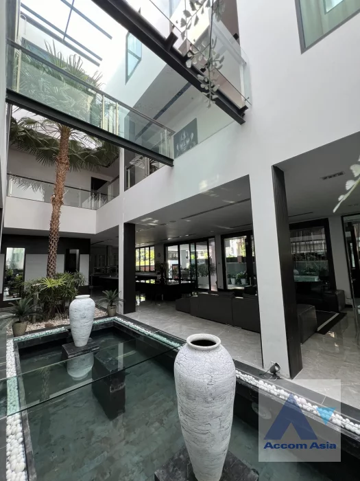 17  5 br House For Rent in Sukhumvit ,Bangkok BTS Ekkamai AA46811