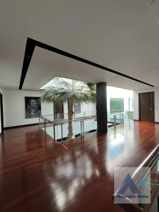 25  5 br House For Rent in Sukhumvit ,Bangkok BTS Ekkamai AA46811