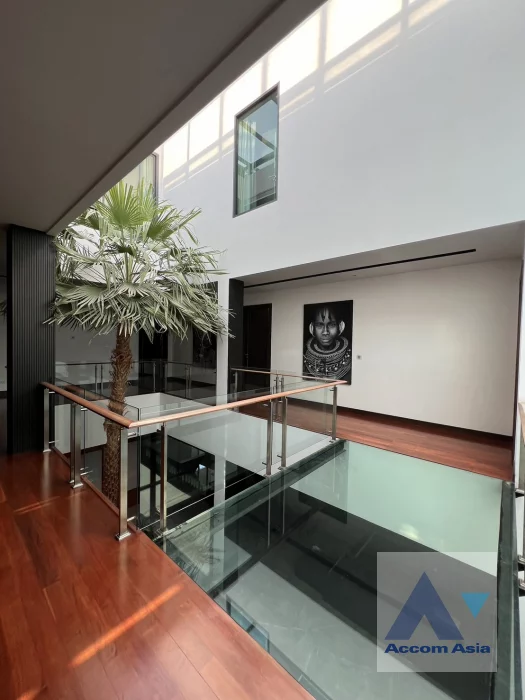19  5 br House For Rent in Sukhumvit ,Bangkok BTS Ekkamai AA46811