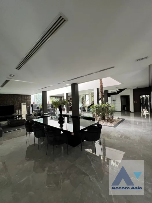 14  5 br House For Rent in Sukhumvit ,Bangkok BTS Ekkamai AA46811
