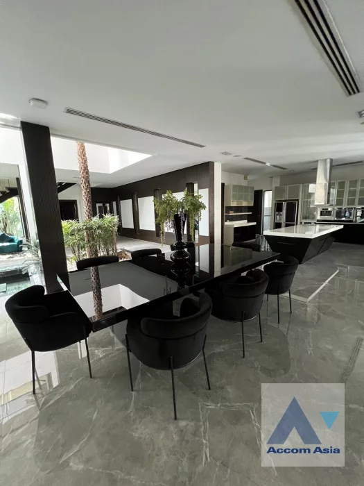 26  5 br House For Rent in Sukhumvit ,Bangkok BTS Ekkamai AA46811
