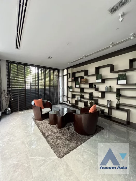 15  5 br House For Rent in Sukhumvit ,Bangkok BTS Ekkamai AA46811