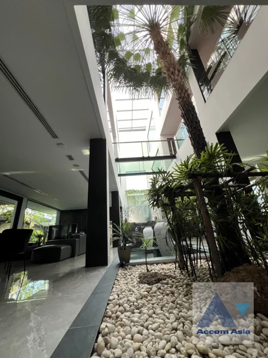 13  5 br House For Rent in Sukhumvit ,Bangkok BTS Ekkamai AA46811