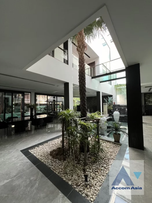 16  5 br House For Rent in Sukhumvit ,Bangkok BTS Ekkamai AA46811