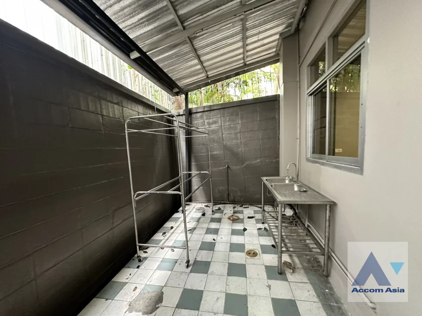 14  4 br House For Rent in Sukhumvit ,Bangkok BTS Phra khanong AA46814