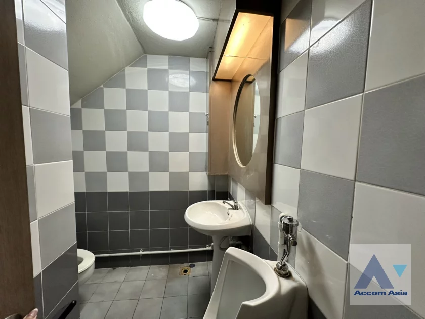 19  4 br House For Rent in Sukhumvit ,Bangkok BTS Phra khanong AA46814