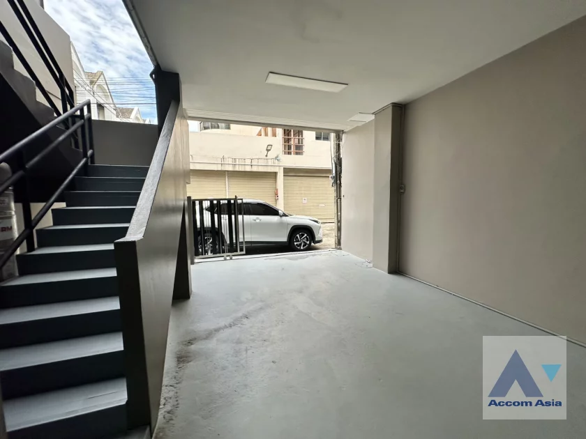 22  4 br House For Rent in Sukhumvit ,Bangkok BTS Phra khanong AA46814