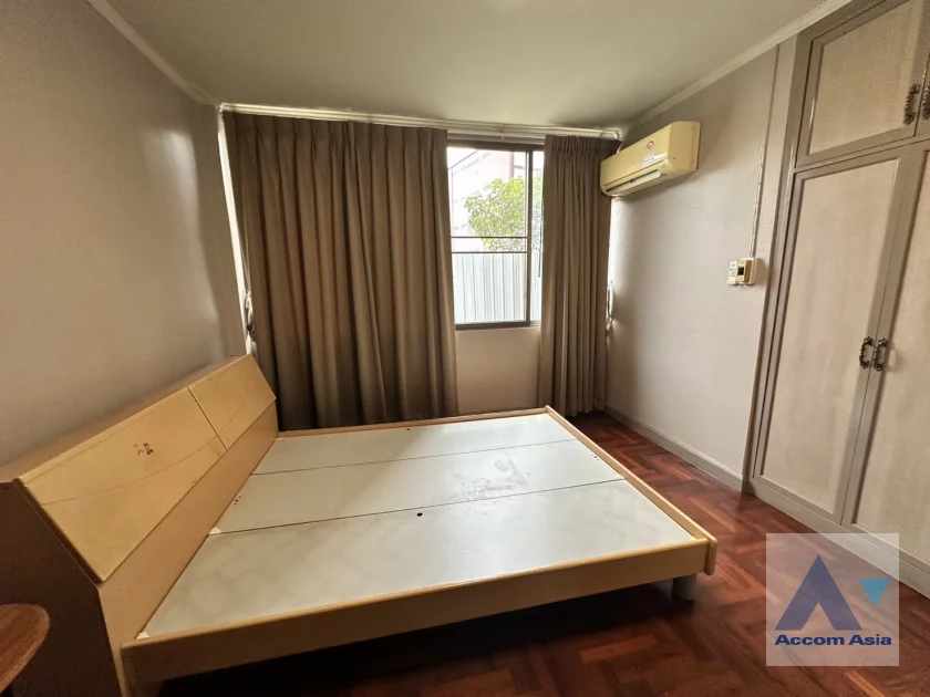 16  4 br House For Rent in Sukhumvit ,Bangkok BTS Phra khanong AA46814