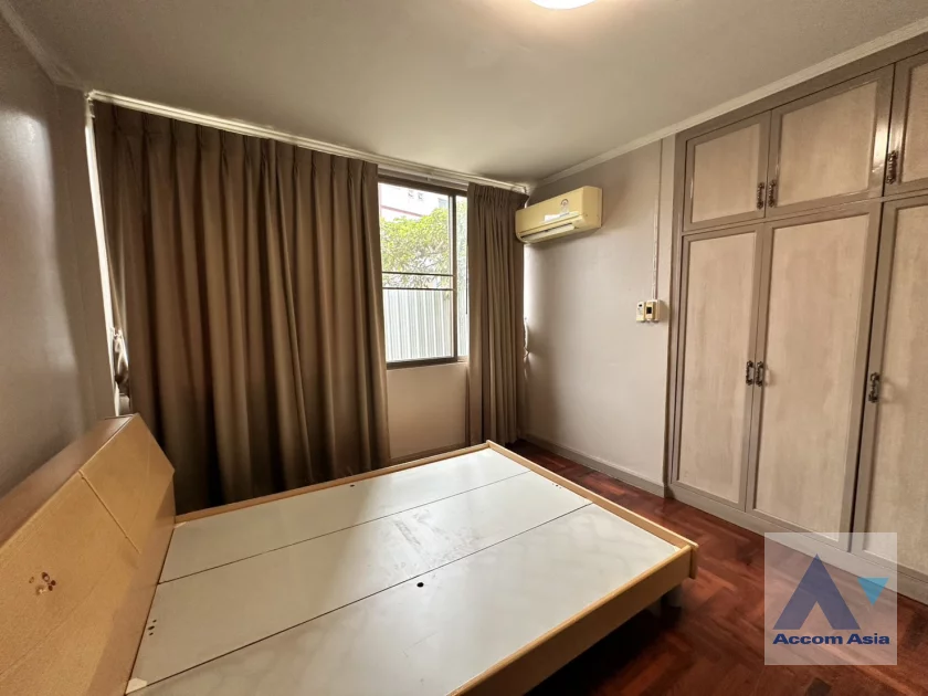 17  4 br House For Rent in Sukhumvit ,Bangkok BTS Phra khanong AA46814