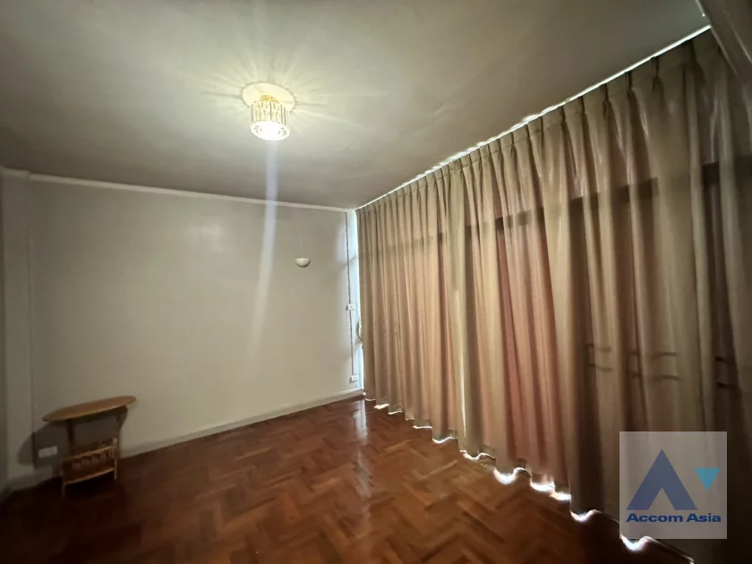 7  4 br House For Rent in Sukhumvit ,Bangkok BTS Phra khanong AA46814