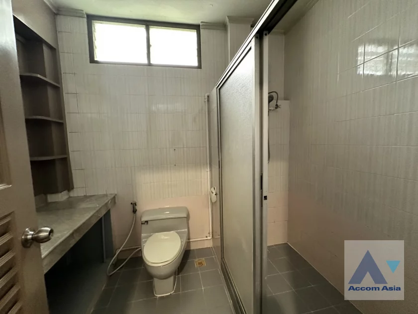 21  4 br House For Rent in Sukhumvit ,Bangkok BTS Phra khanong AA46814