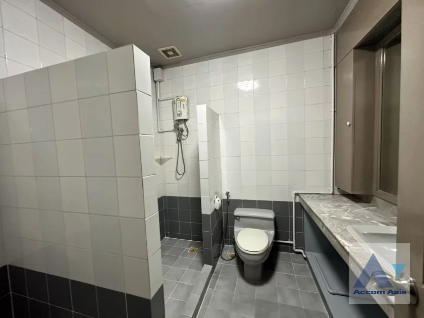 20  4 br House For Rent in Sukhumvit ,Bangkok BTS Phra khanong AA46814