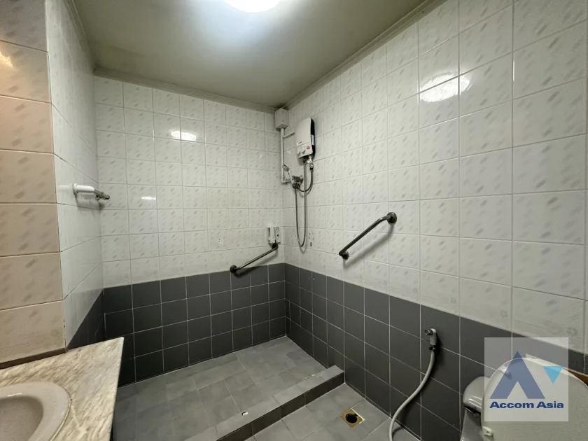 18  4 br House For Rent in Sukhumvit ,Bangkok BTS Phra khanong AA46814