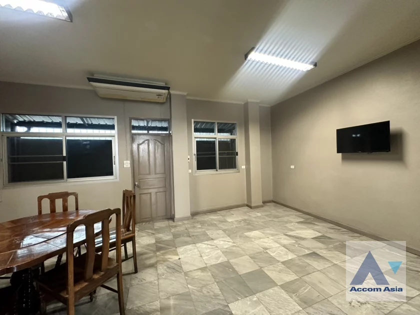 13  4 br House For Rent in Sukhumvit ,Bangkok BTS Phra khanong AA46814