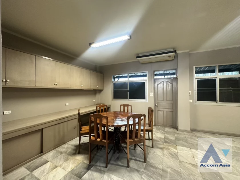 12  4 br House For Rent in Sukhumvit ,Bangkok BTS Phra khanong AA46814
