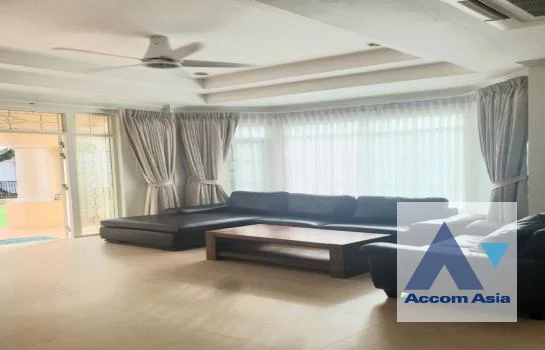 unit 4 Bedrooms  House For Rent in Pattanakarn, Bangkok  (AA46823)