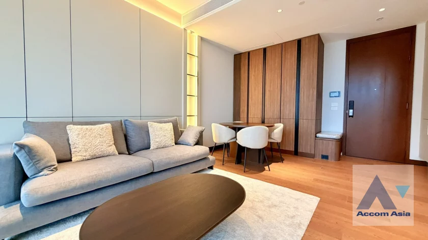 unit 1 Bedroom  Condominium For Rent & Sale in Silom, Bangkok  near BTS Sala Daeng - MRT Silom (AA46837)