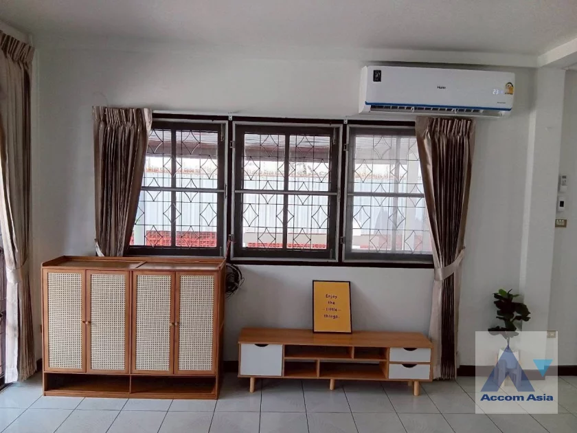 9  3 br House For Rent in Sukhumvit ,Bangkok BTS On Nut AA46841