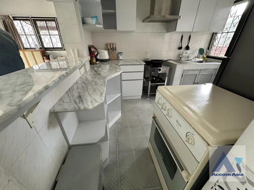 14  3 br House For Rent in Sukhumvit ,Bangkok BTS On Nut AA46841