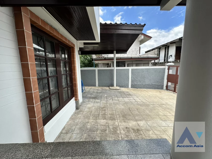 4  3 br House For Rent in Sukhumvit ,Bangkok BTS On Nut AA46841