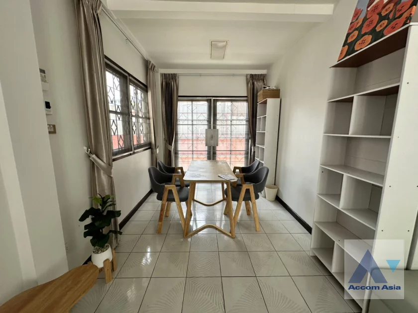 11  3 br House For Rent in Sukhumvit ,Bangkok BTS On Nut AA46841