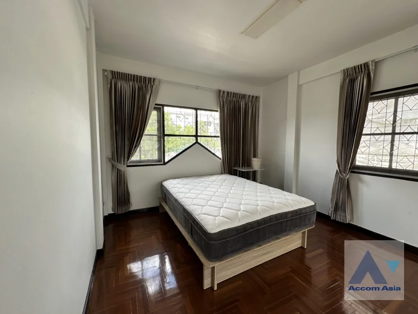 22  3 br House For Rent in Sukhumvit ,Bangkok BTS On Nut AA46841