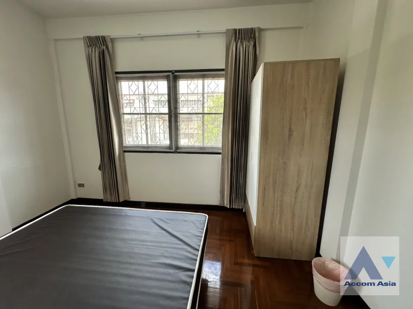 28  3 br House For Rent in Sukhumvit ,Bangkok BTS On Nut AA46841