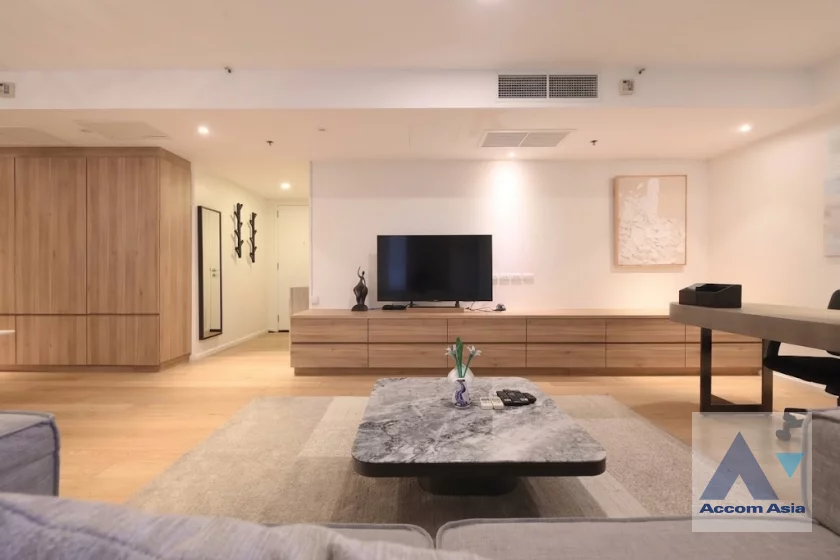 unitLuxury |  2 Bedrooms  Condominium For Sale in Ploenchit, Bangkok  near BTS Chitlom (AA46845)