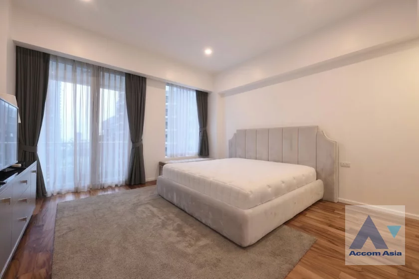 7  2 br Condominium For Sale in Ploenchit ,Bangkok BTS Chitlom at Langsuan Ville AA46845
