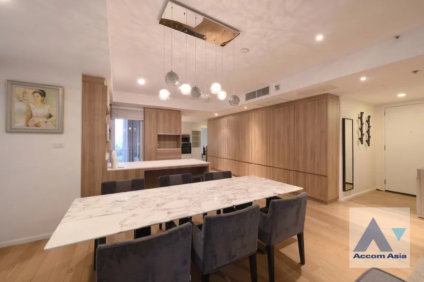 unitLuxury |  2 Bedrooms  Condominium For Sale in Ploenchit, Bangkok  near BTS Chitlom (AA46845)