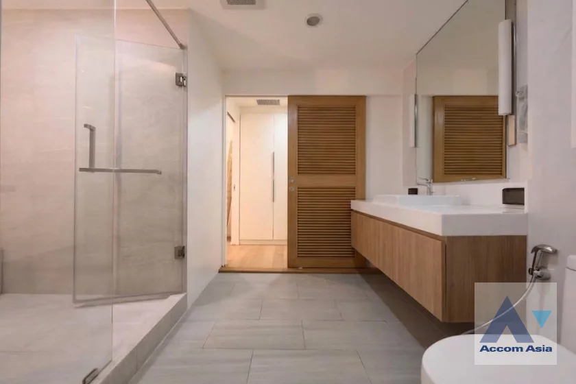 10  2 br Condominium For Sale in Ploenchit ,Bangkok BTS Chitlom at Langsuan Ville AA46845