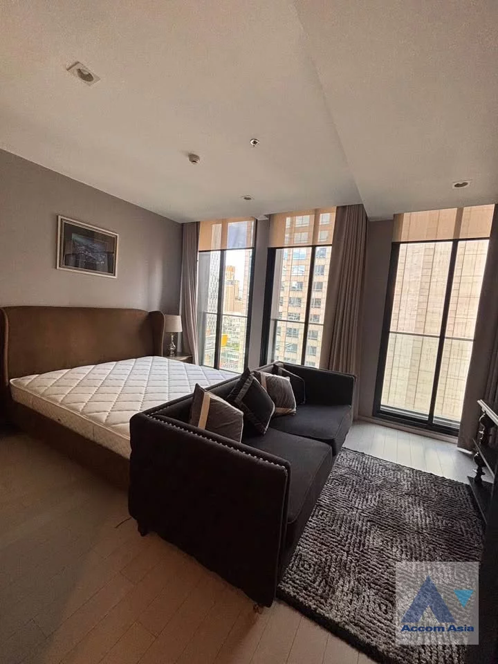 unit 1 Bedroom  Condominium For Rent & Sale in Ploenchit, Bangkok  near BTS Ploenchit (AA46855)