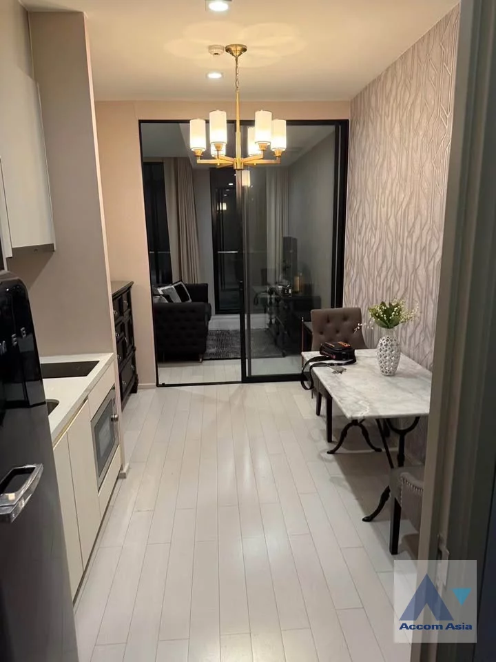 unit 1 Bedroom  Condominium For Rent & Sale in Ploenchit, Bangkok  near BTS Ploenchit (AA46855)